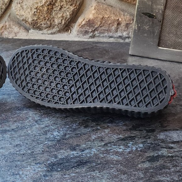 VANS Marvel Black Widow Classic Slip On Sneakers Size 6.5 Women - Picture 10 of 13